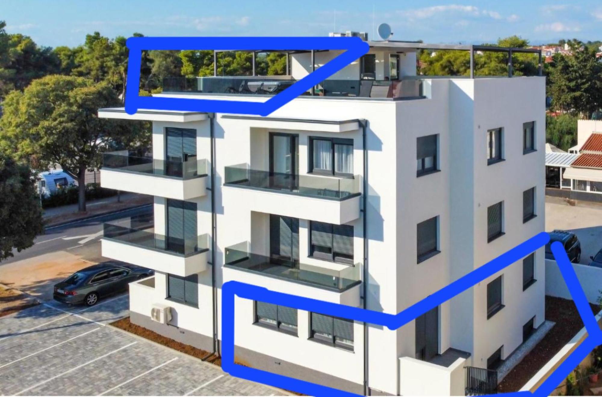 Azzurro Apartment - With Private Rooftop Jacuzzi Zadar Exterior photo